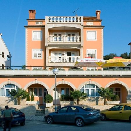 Apartments Valentino Врсар Экстерьер фото