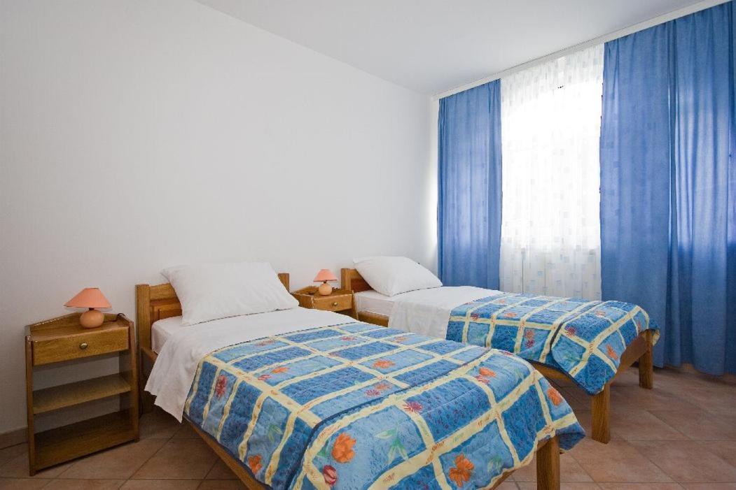 Apartments Valentino Врсар Экстерьер фото