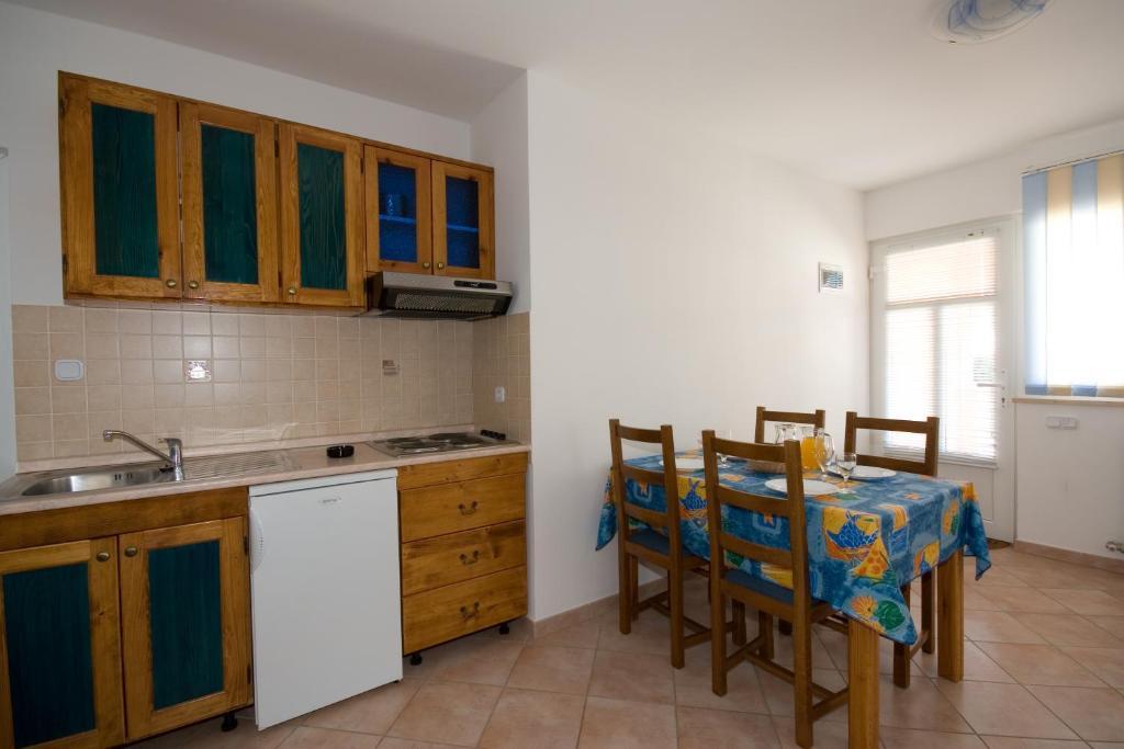 Apartments Valentino Врсар Экстерьер фото